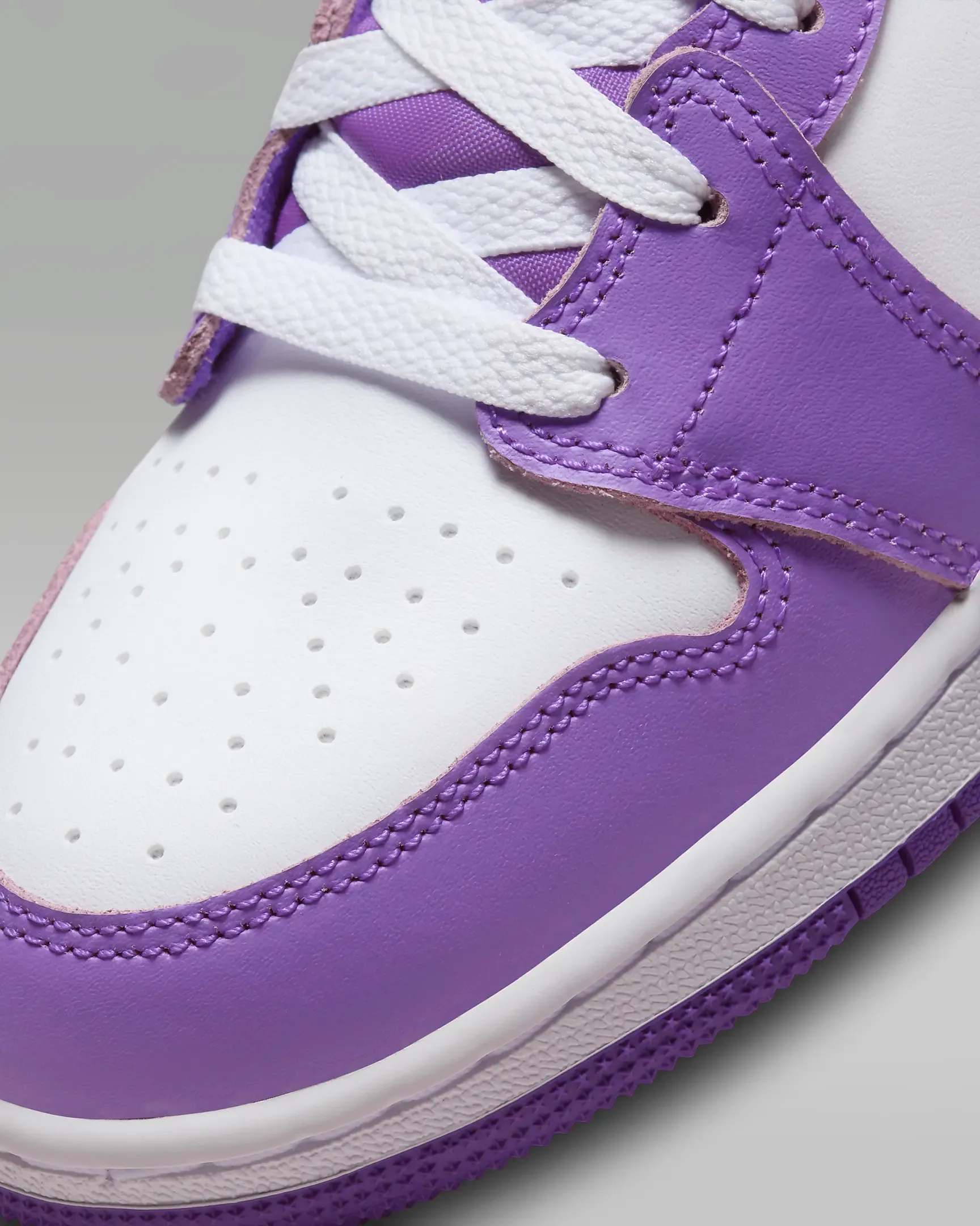 Nike Kid's Air Jordan 1 Mid Shoes - Purple Venom / White